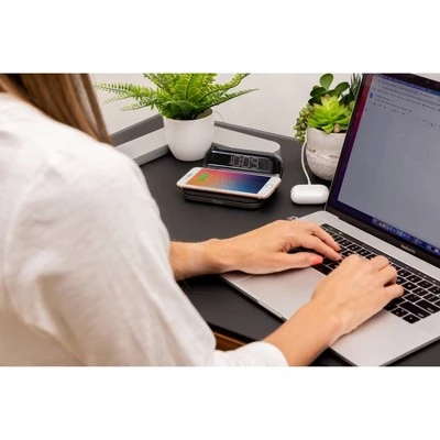 unnamed-file-90.jpg iHome Wireless Charging Alarm Clock -Glas24 Shop unnamed file 90